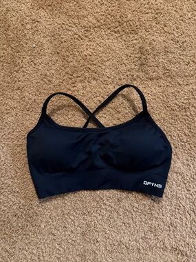 dfyne sports bra in black